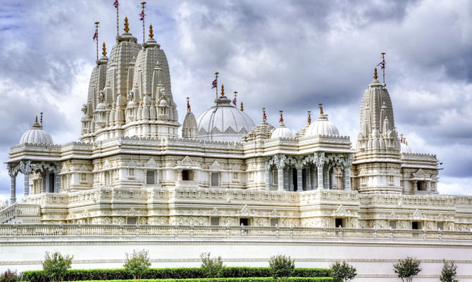 Worshipping Gods in Hindu Temples: A Sanatan Dharma Perspective